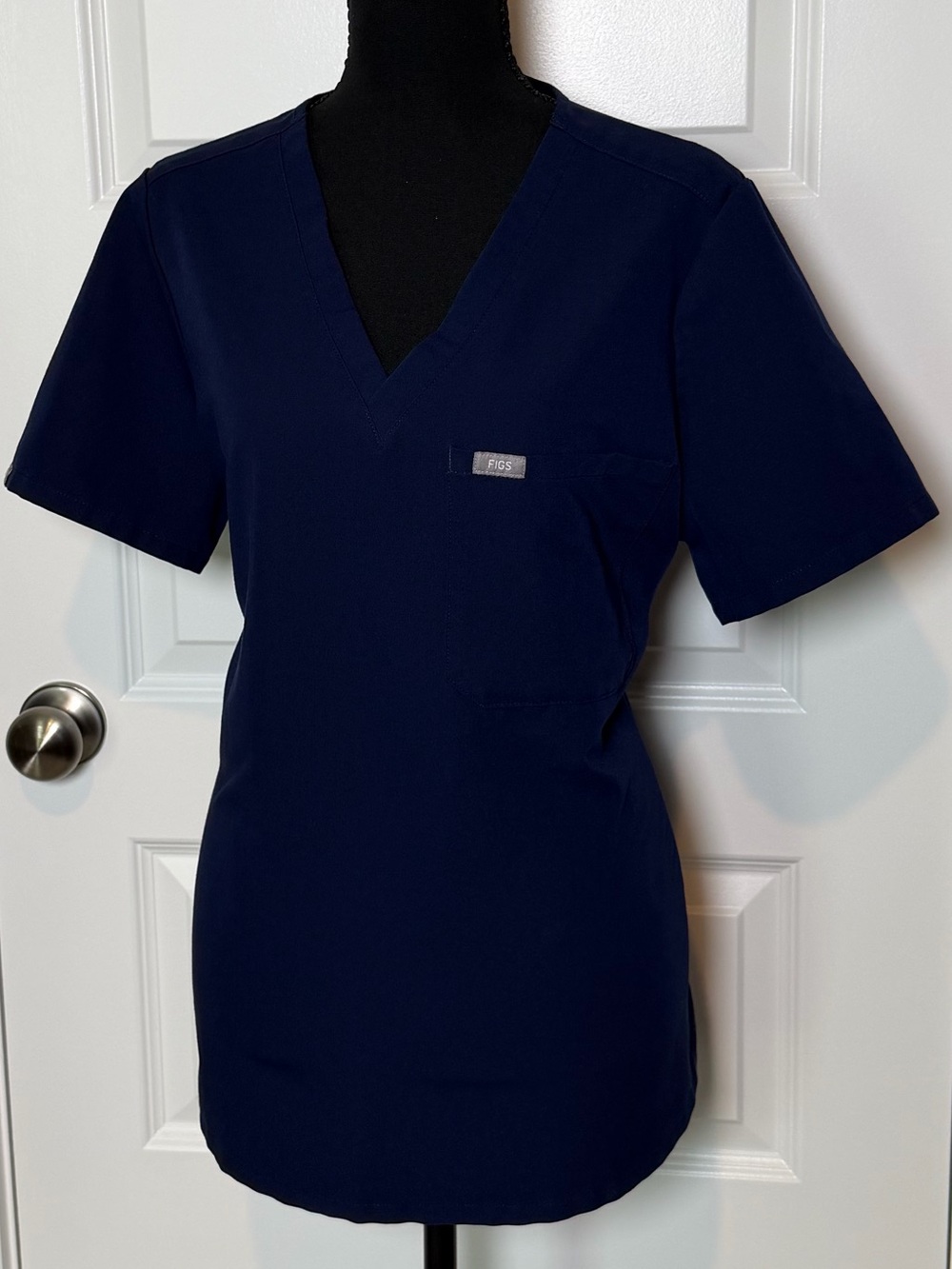 FIGS Catarina Scrub Top Women’s Large Navy Blue FW1000 Technical Collection